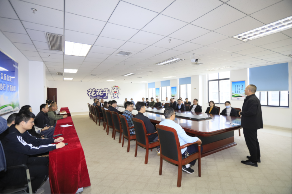 增強(qiáng)消防意識(shí)，筑牢安全底線丨花花牛乳業(yè)集團(tuán)組織消防應(yīng)急演練