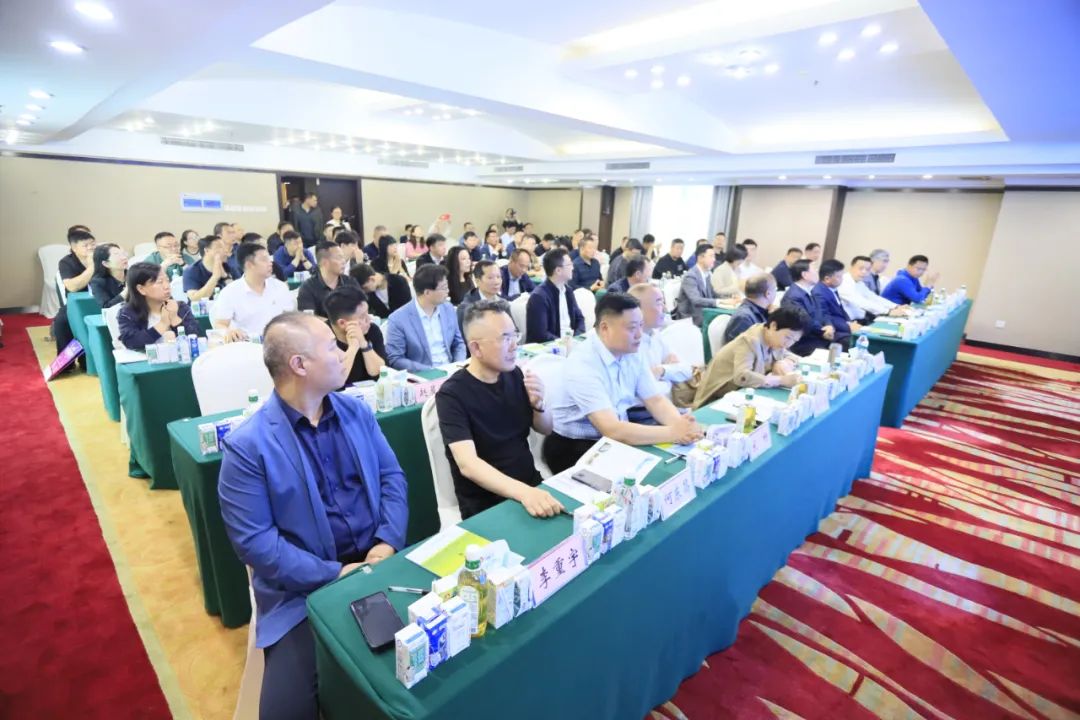 河南省2024國家“學(xué)生飲用奶計劃”推廣工作推進(jìn)會在鄭州成功舉辦！