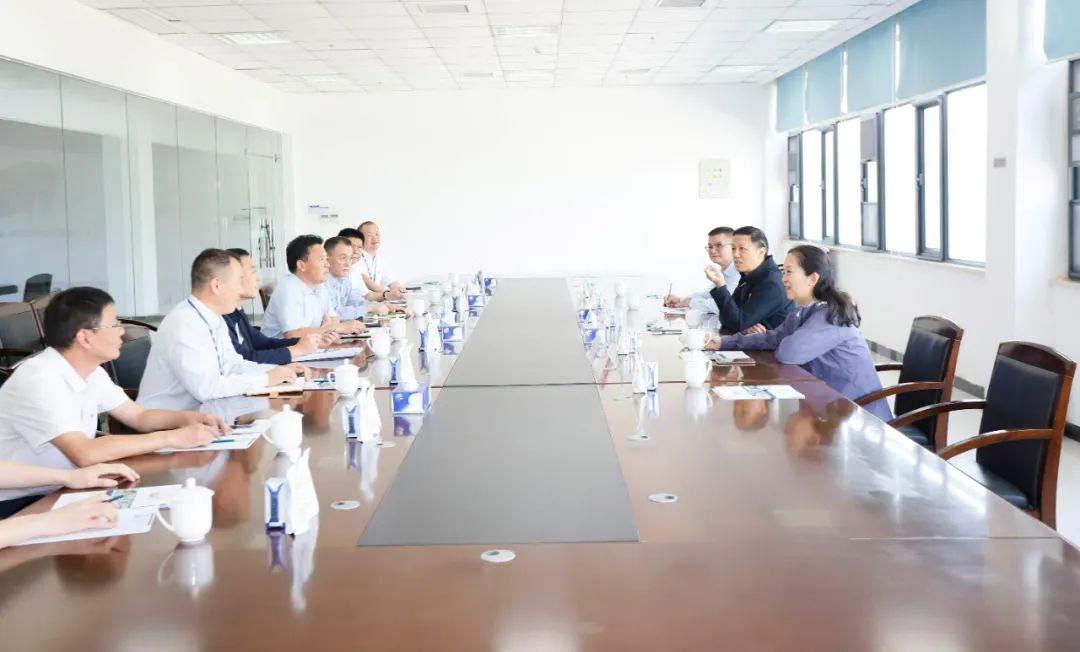 快樂過“雙節(jié)”，安全不放假｜河南農(nóng)投集團黨委書記、董事長李曉寰一行蒞臨花花牛乳業(yè)集團開展“雙節(jié)”安全生產(chǎn)大檢查活動并慰問一線職工、