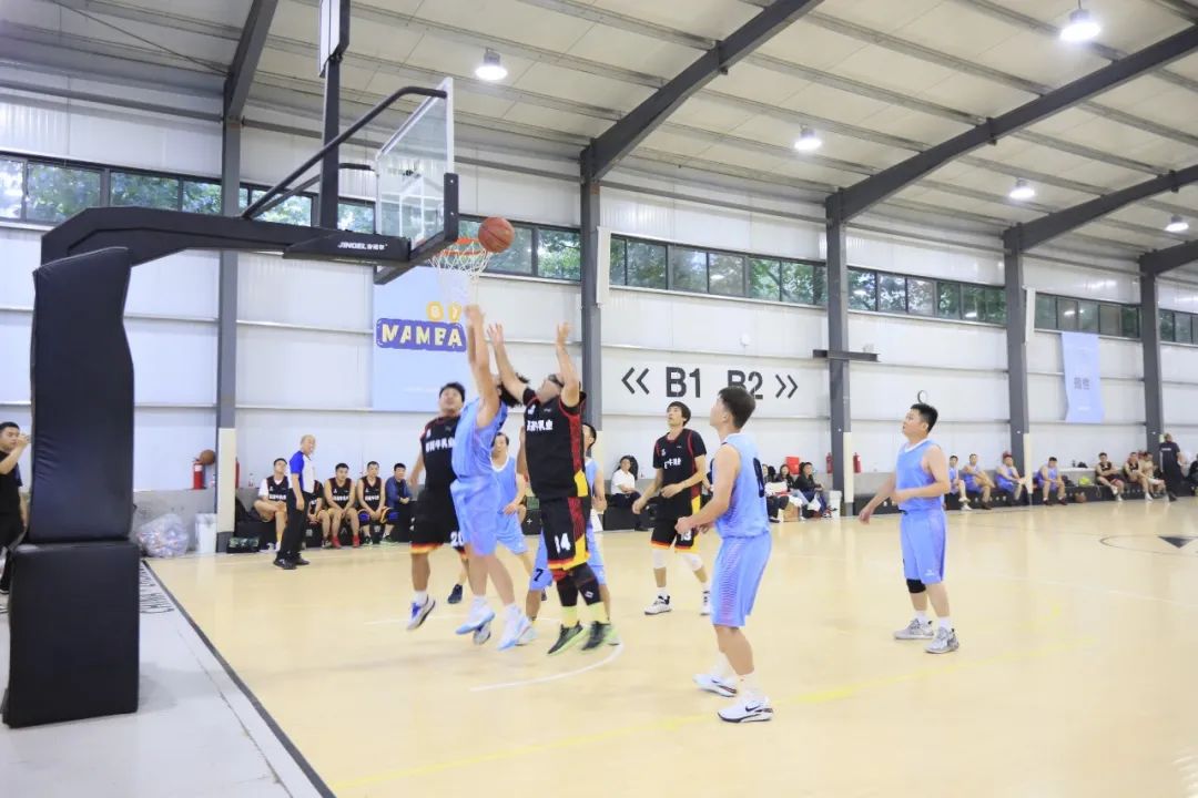 花花牛丨奪冠，奪冠，奪冠！?。∮霉谲姙橹袊汉炔剩。?！