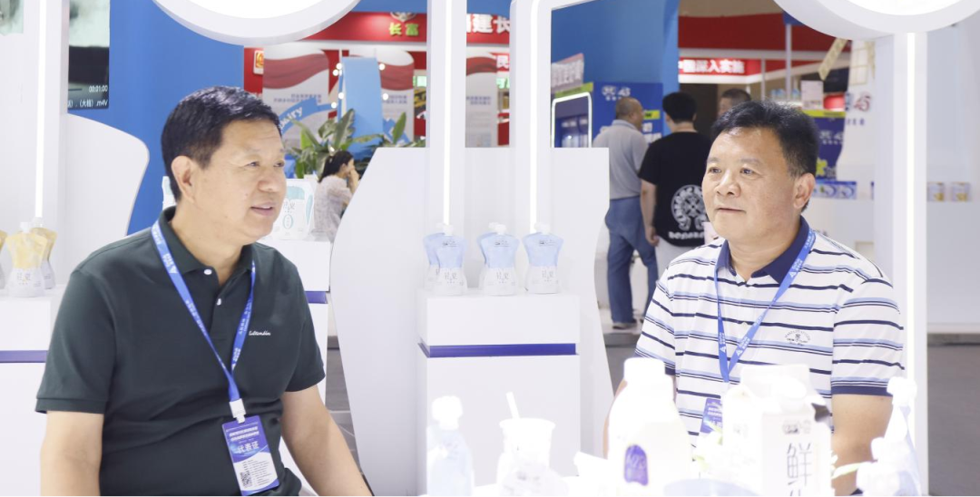 啟航新征程 點(diǎn)亮新賽道丨花花牛乳業(yè)集團(tuán)參加第十四屆中國(guó)奶業(yè)大會(huì)暨D20峰會(huì)，榮獲“中國(guó)乳制品生產(chǎn)企業(yè)現(xiàn)代化等級(jí)5A級(jí)”評(píng)定殊榮