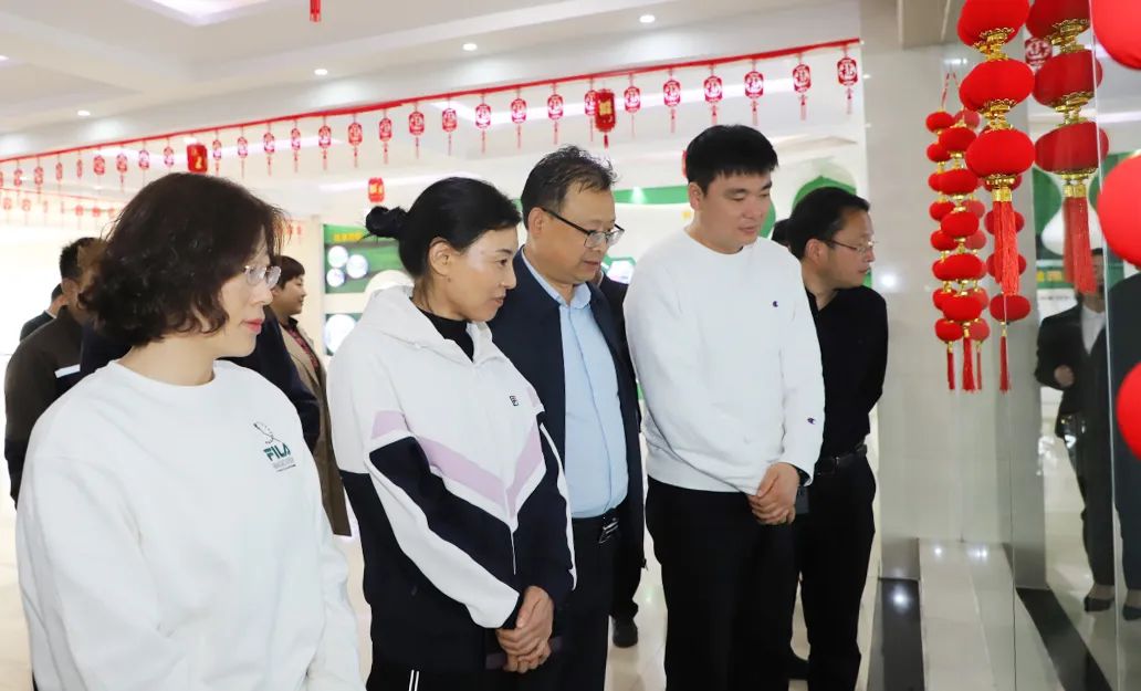 花花牛丨駐馬店市遂平縣政協(xié)黨組書記、主席張衛(wèi)東一行蒞臨花花牛魯山瑞亞牧場參觀