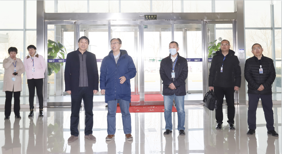 花花牛丨東北農(nóng)大食品學(xué)院院長、中原食品實驗室首席科學(xué)家姜毓君教授蒞臨花花牛乳業(yè)集團調(diào)研