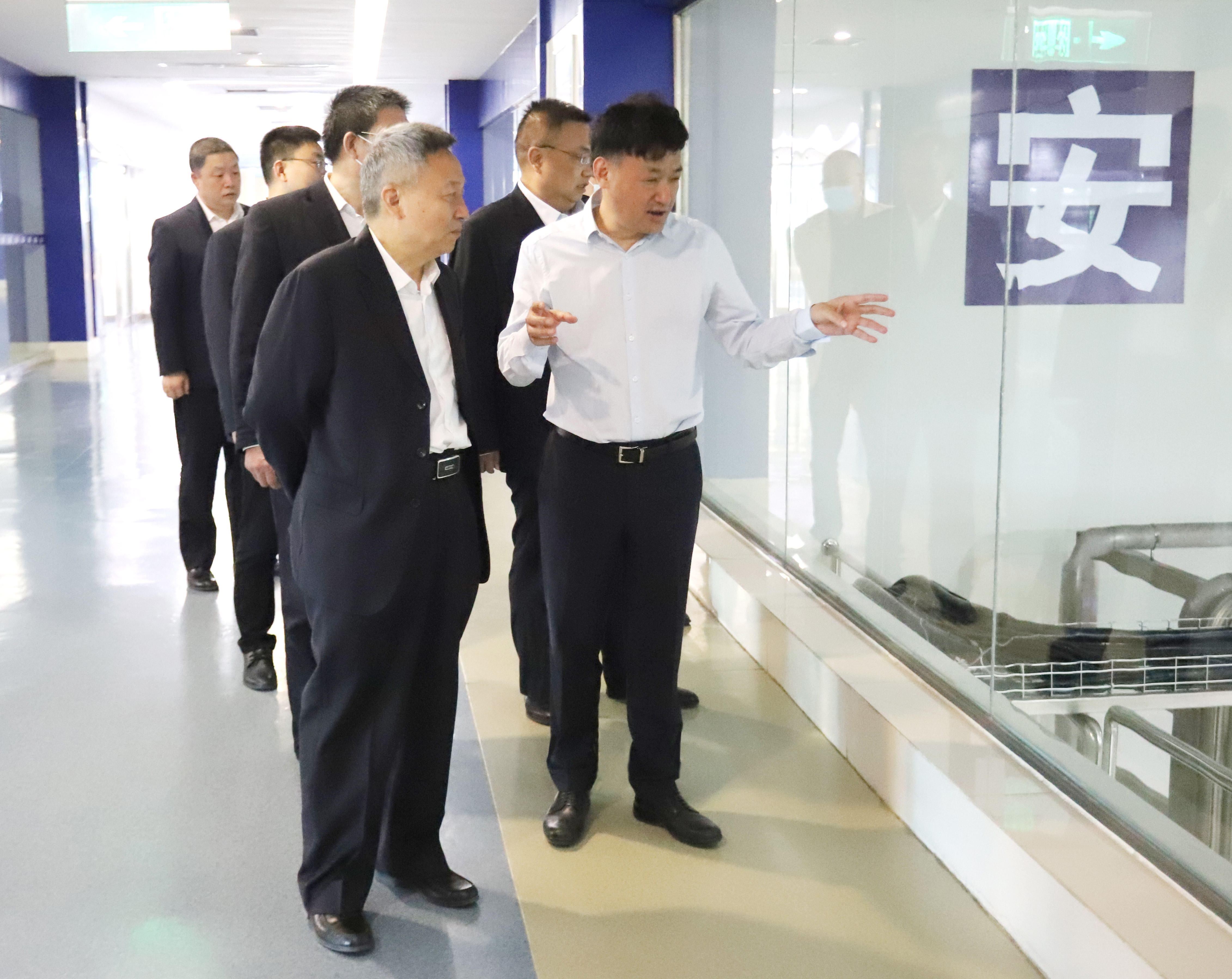 花花牛乳業(yè)集團(tuán)與國電河南新能源有限公司舉行光伏項(xiàng)目合作開發(fā)簽約儀式 花花牛乳業(yè)集團(tuán)與國電河南新能源有限公司舉行光伏項(xiàng)目合作開發(fā)簽約儀式