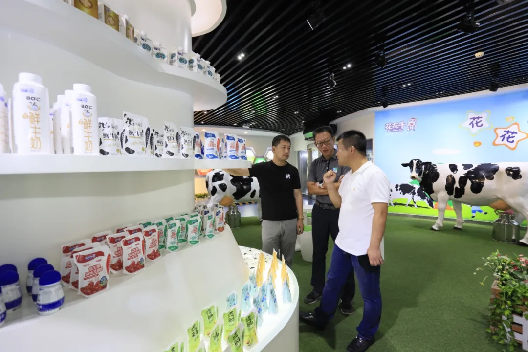 快訊 | 長江商學(xué)院智能制造學(xué)會走進花花牛乳業(yè)集團 快訊 | 長江商學(xué)院智能制造學(xué)會走進花花牛乳業(yè)集團