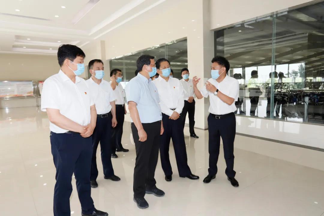 快訊 | 河南省委常委、省紀(jì)委書記、省監(jiān)委主任任正曉蒞臨花花牛乳業(yè)集團(tuán)新蔡瑞亞牧場調(diào)研