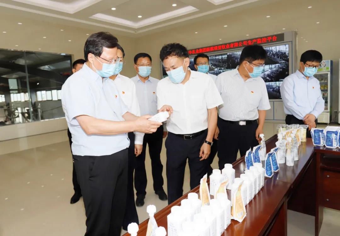 快訊 | 河南省委常委、省紀(jì)委書記、省監(jiān)委主任任正曉蒞臨花花牛乳業(yè)集團(tuán)新蔡瑞亞牧場調(diào)研