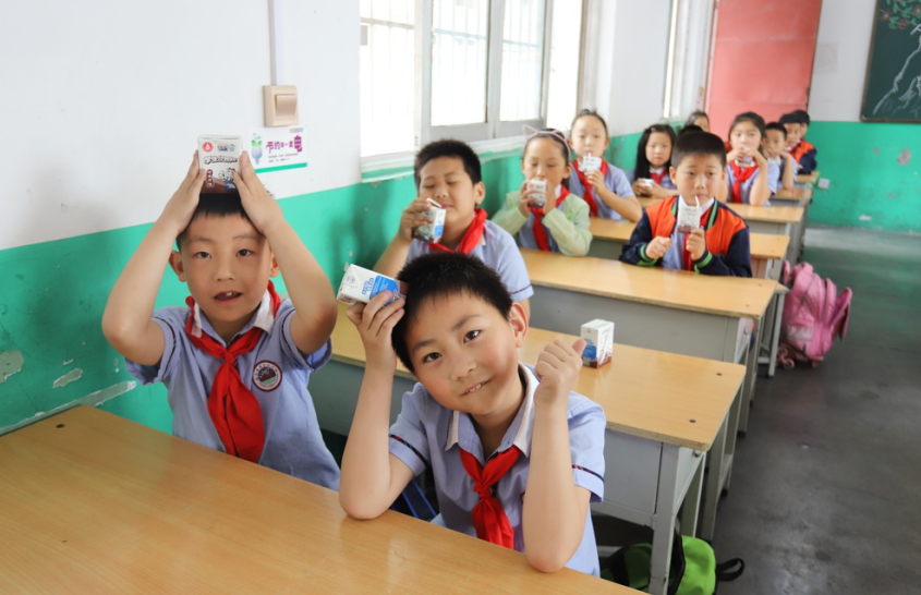 花花牛|六一關(guān)愛兒童，讓愛灑滿人間