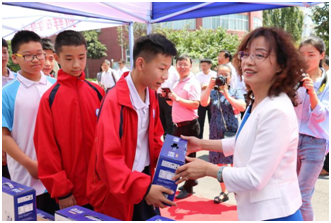 “健康中原，牛奶伴您行——花花牛乳業(yè)集團(tuán)2018中國小康牛奶行動” 公益助學(xué)啟動儀式隆重舉行