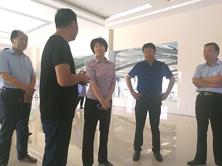 駐馬店市委常委、統(tǒng)戰(zhàn)部長姚新文 蒞臨花花牛乳業(yè)集團(tuán)總部調(diào)研