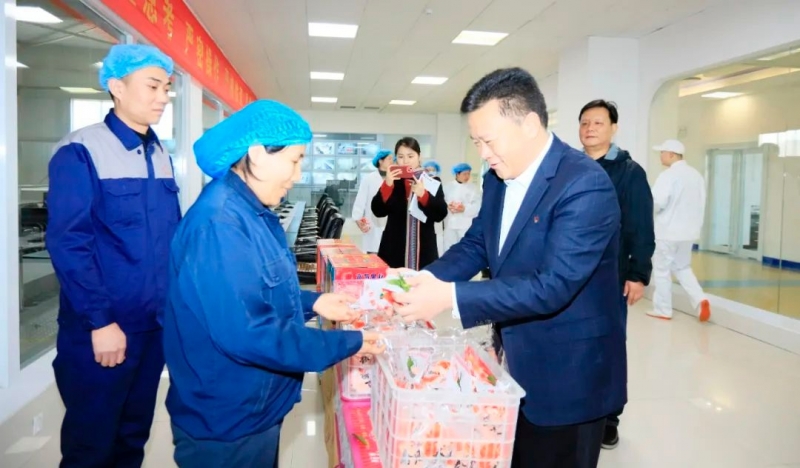 新春慰問送關(guān)懷——集團(tuán)黨委書記、董事長慰問春節(jié)期間堅(jiān)守崗位的一線職工