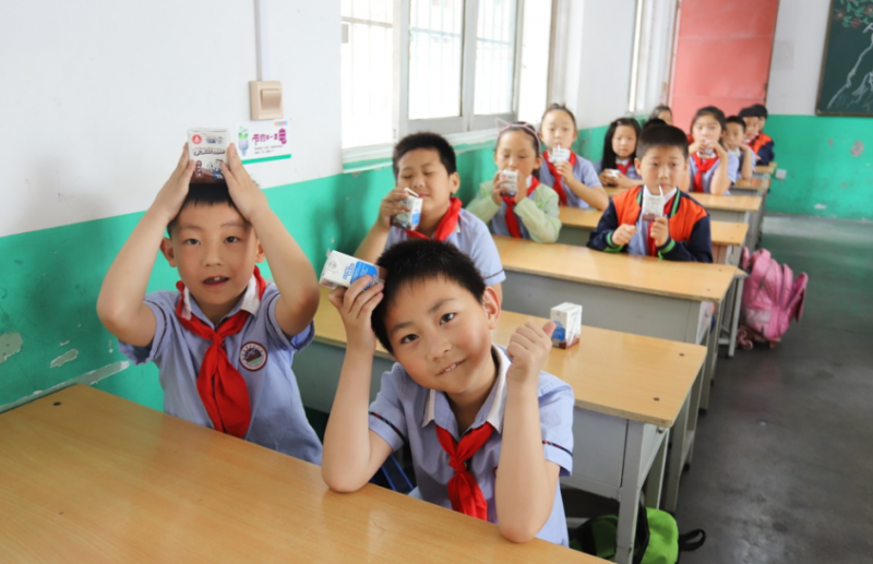 花花牛|六一關(guān)愛(ài)兒童，讓愛(ài)灑滿人間